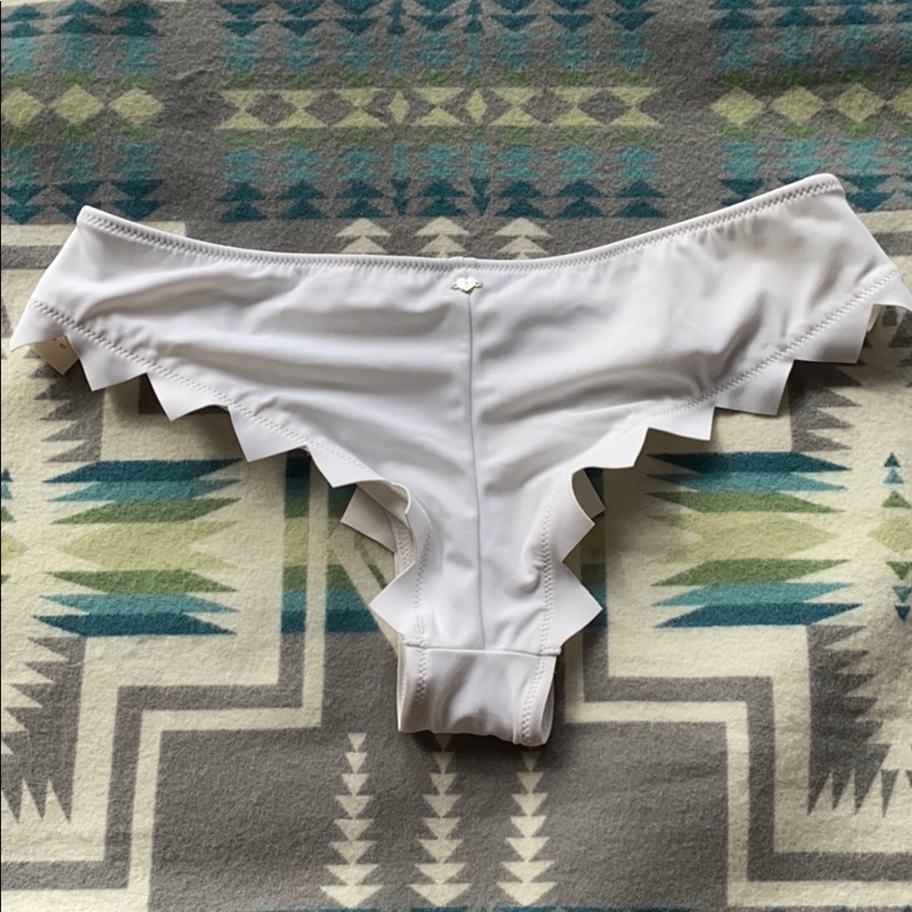 Victoria’s Secret White Cheeky Bikini Bottoms XS